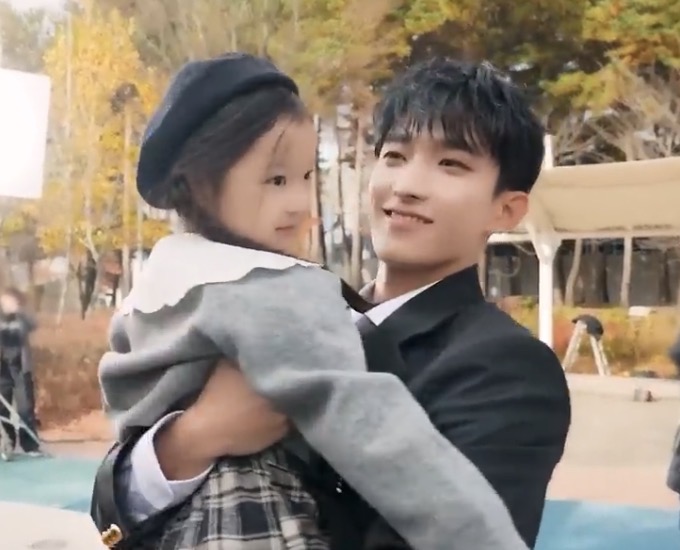 saSmYb