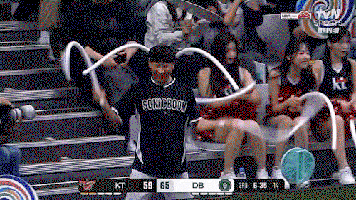szmbwA.gif