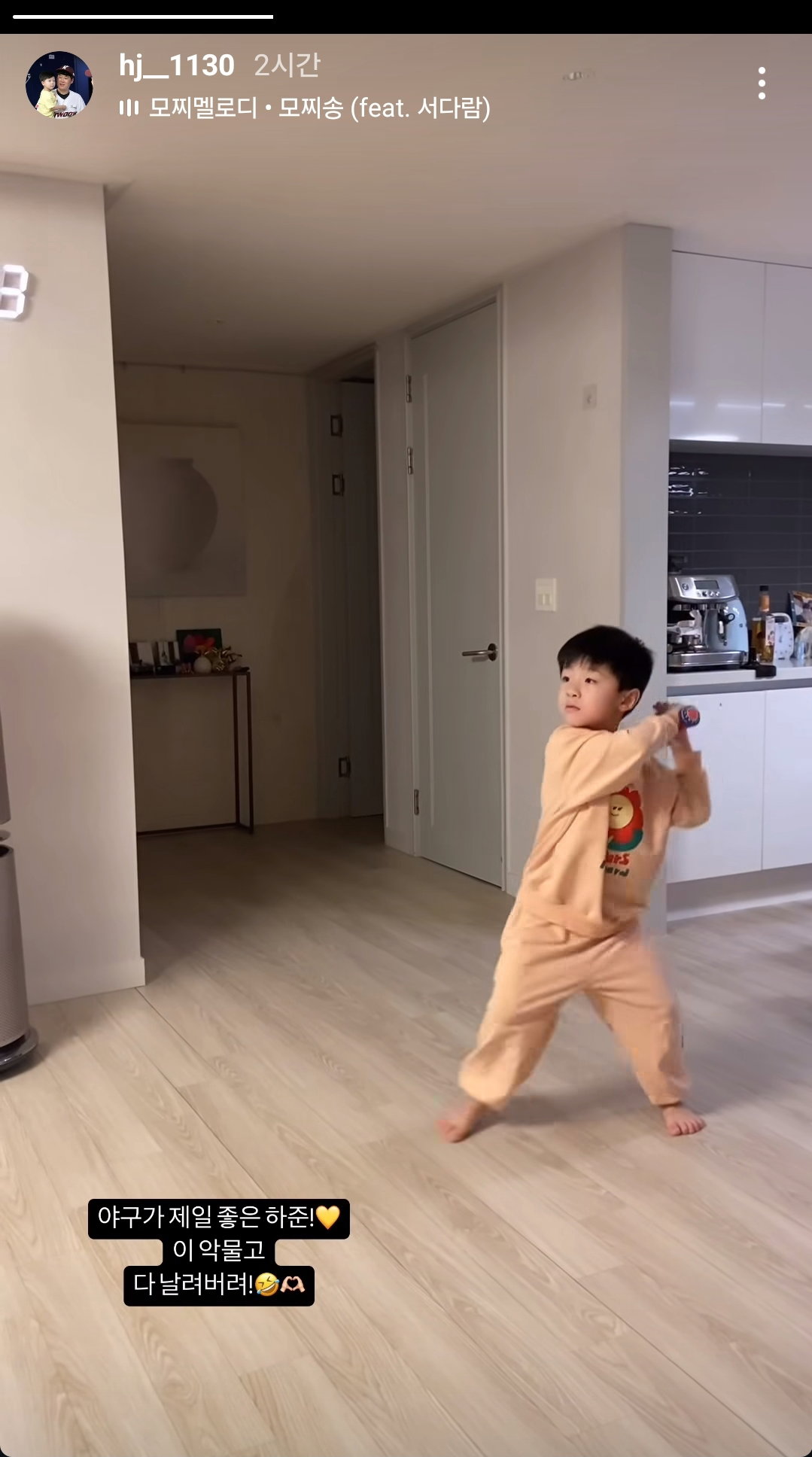 thAXDx.jpg