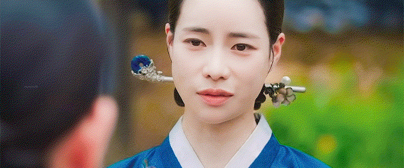 thoUrR.gif