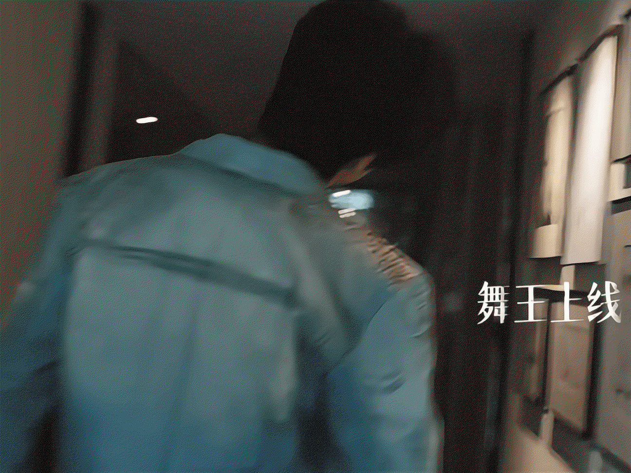 tkaeiW.gif