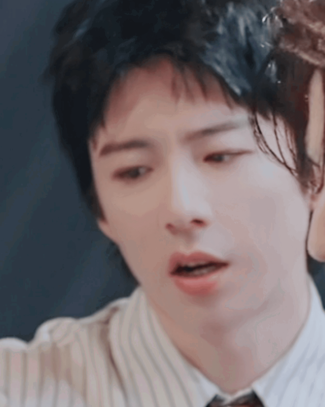 uAzHJm.gif