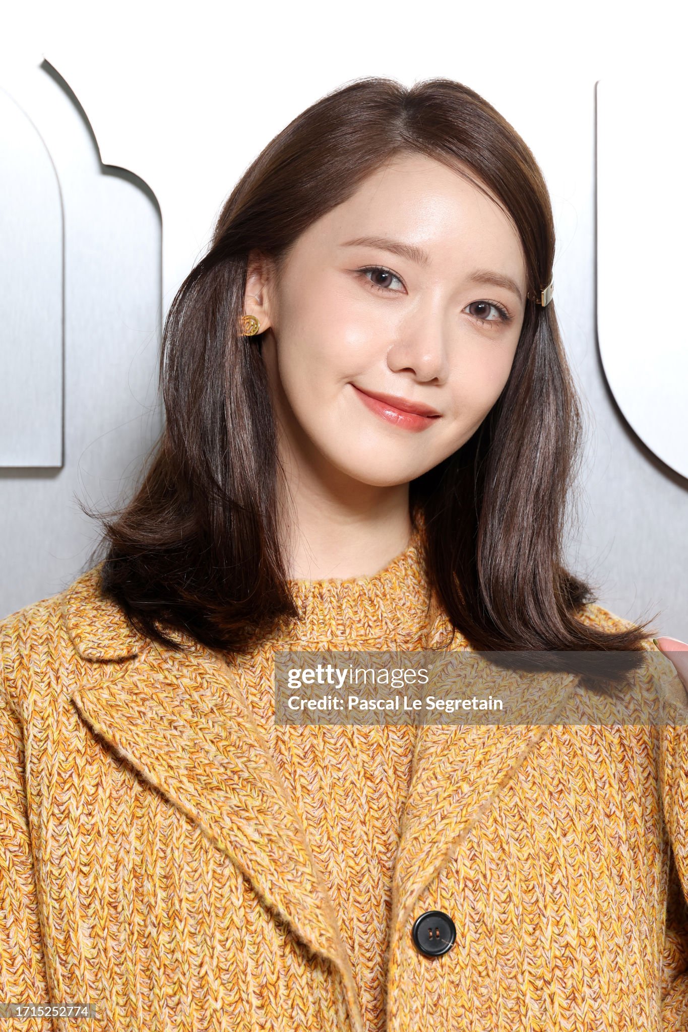 더쿠 - 미우미우 s/s 2024 패션쇼 윤아 게티이미지 모음.jpg