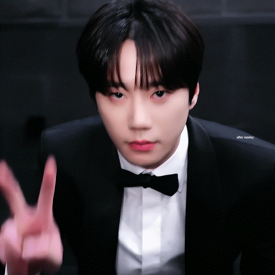 uHgnZJ.gif