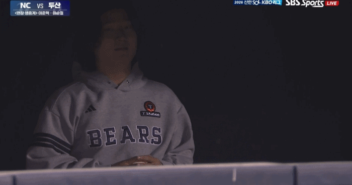 uRwWYe.gif