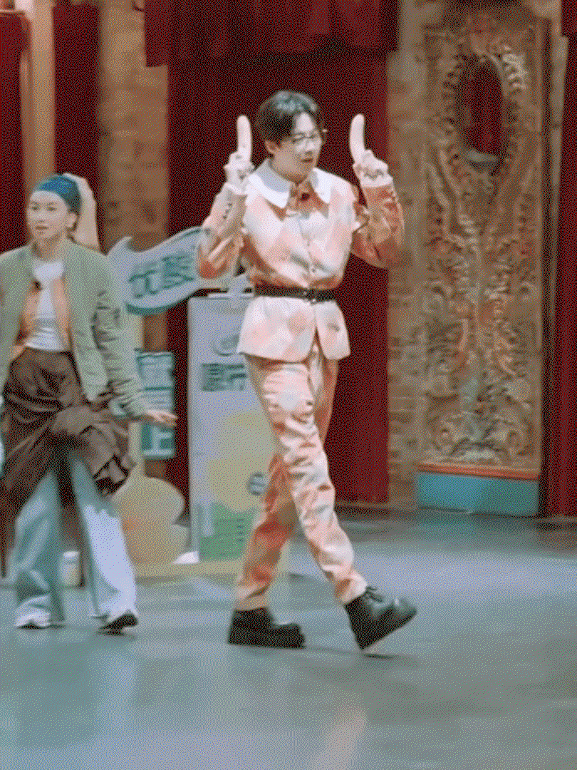 uWUasC.gif