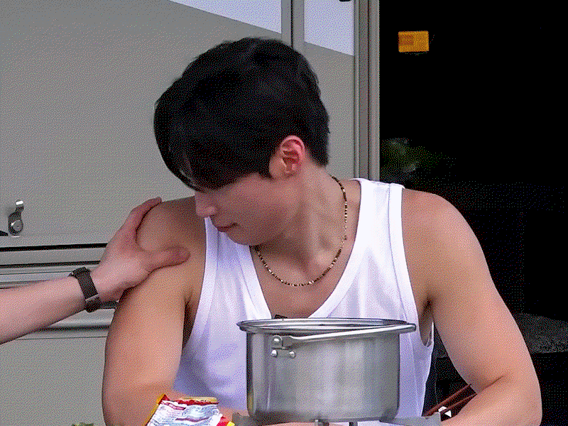 uXYFPH.gif