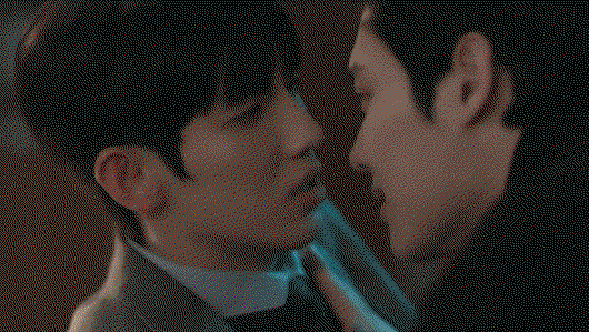 uhxCwL.gif