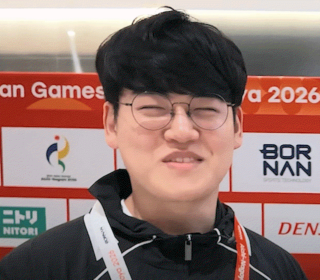 ujrCqd.gif