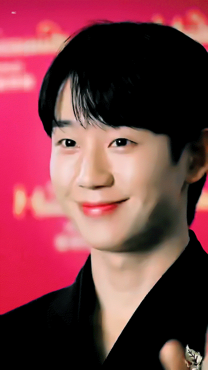 ukhbFt.gif