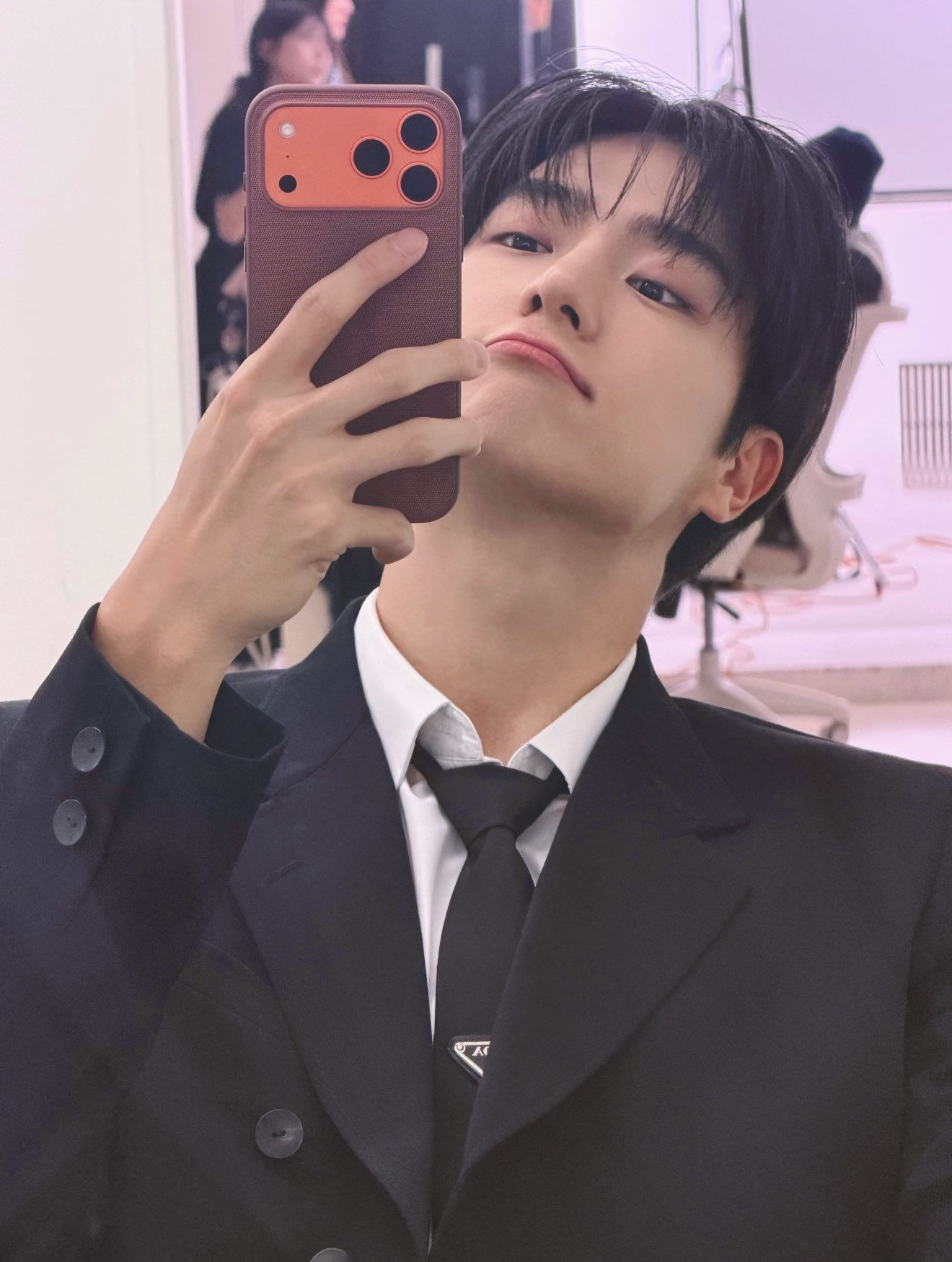 uqLBcW