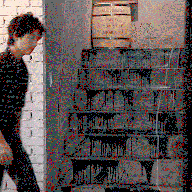 uqUZNi.gif