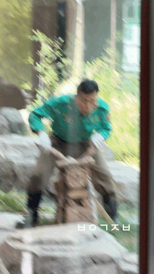 vItxVi.gif