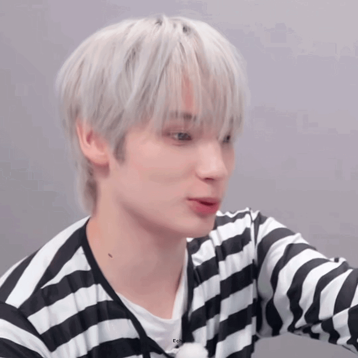 vUnAcF.gif