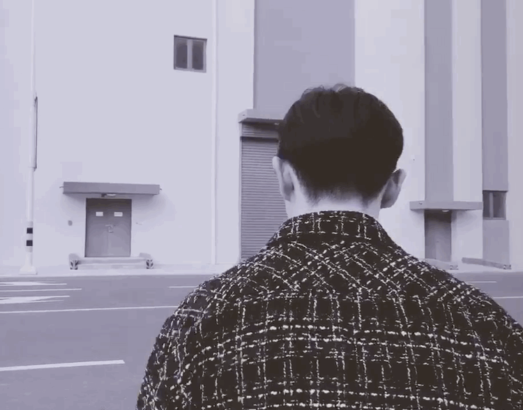 vYVTlS.gif