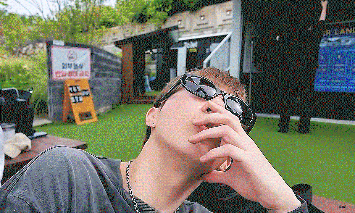 vbzISQ.gif