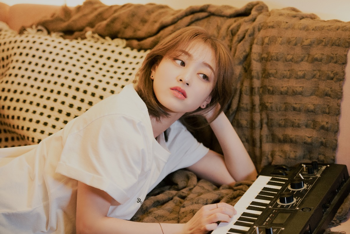 더쿠 - 지효 자켓 메이킹 사진들 다 너무 예쁘다