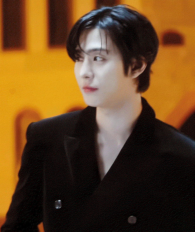 vyXjNx.gif