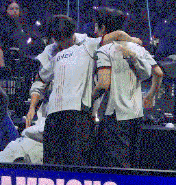 vzKGZM.gif