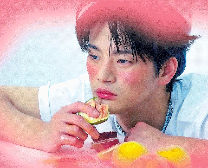 wDlhdT.gif