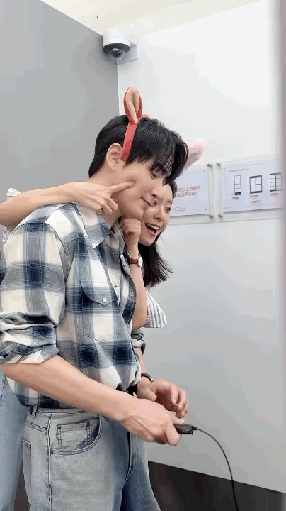 wEMxzT.gif