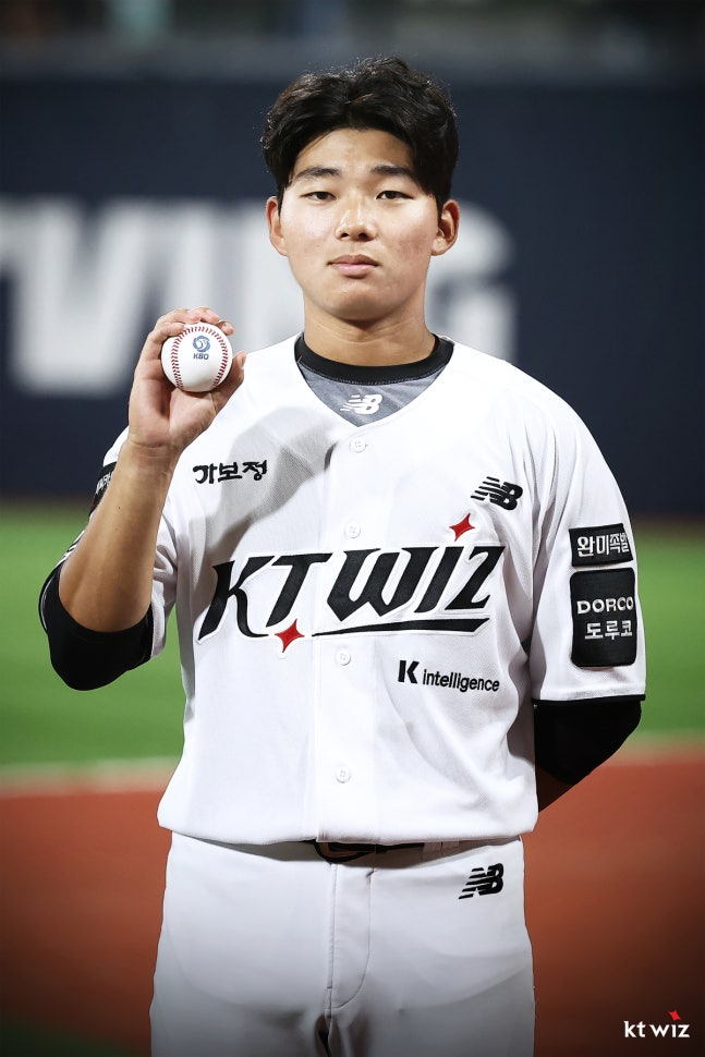 wFMAKU