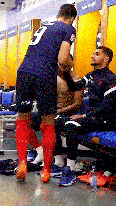 wLnZfE.gif