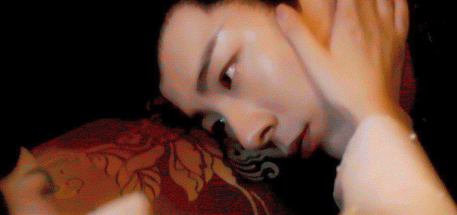 wUwAjX.gif