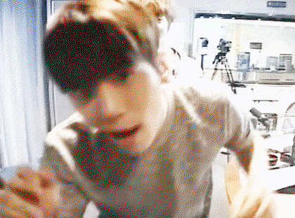 wgBCxH.gif