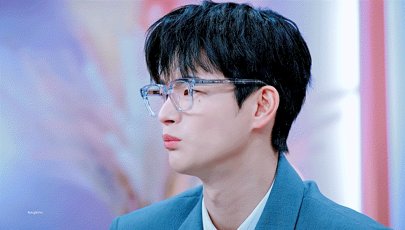 wkKhmG.gif