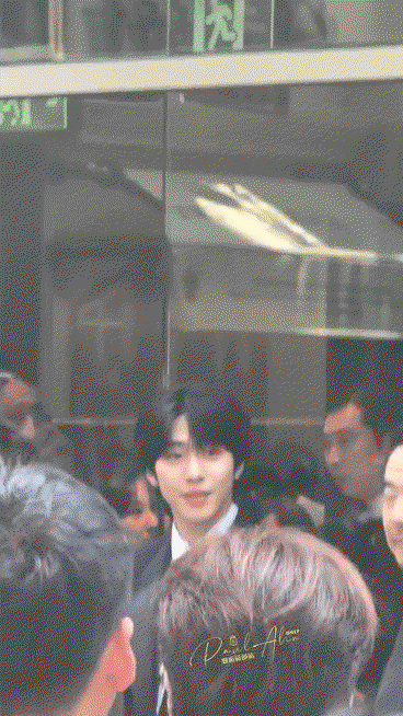 wrMfRG.gif