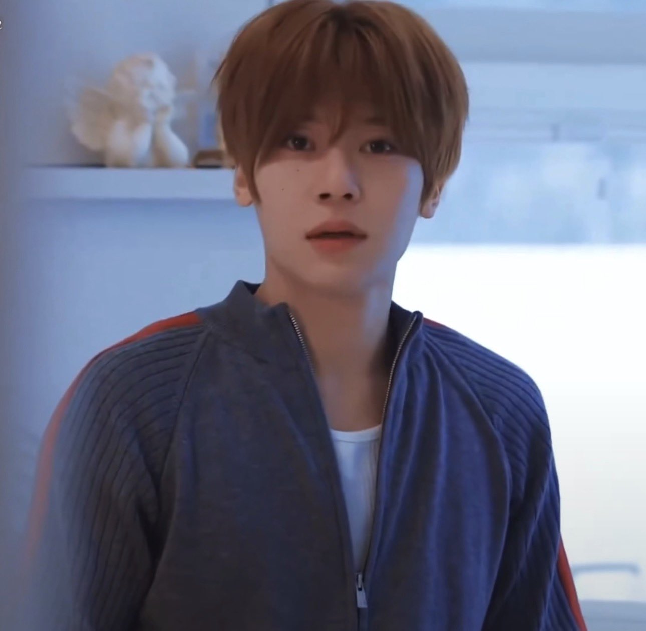 xAkjIA
