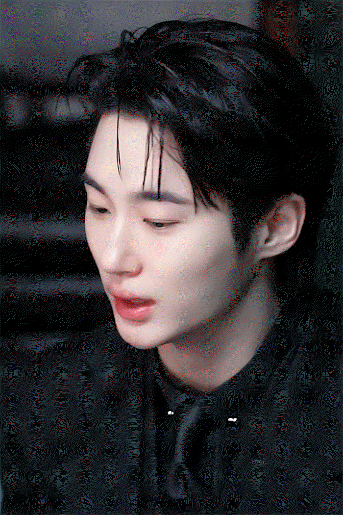 xMzpeb.gif