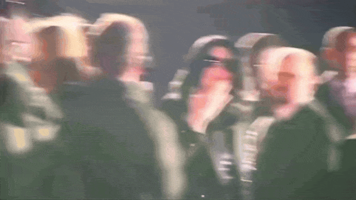xVzlot.gif