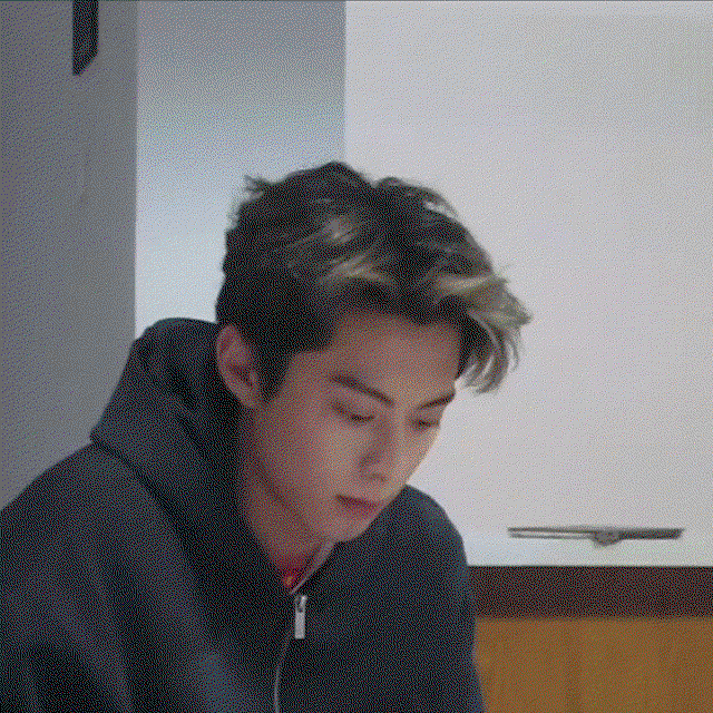 xWxDXV.gif