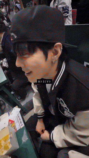 xgMdRJ.gif