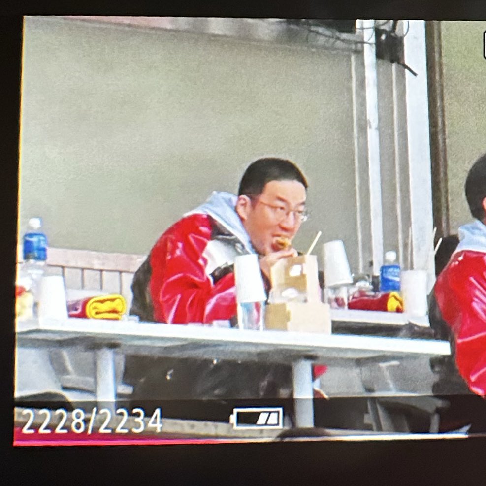 [閒聊] LG會長看KBO吃播