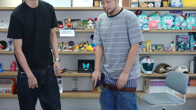xqYrDp.gif