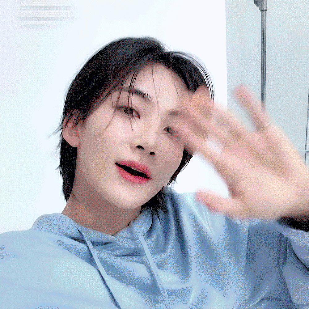 yJKtaZ.gif