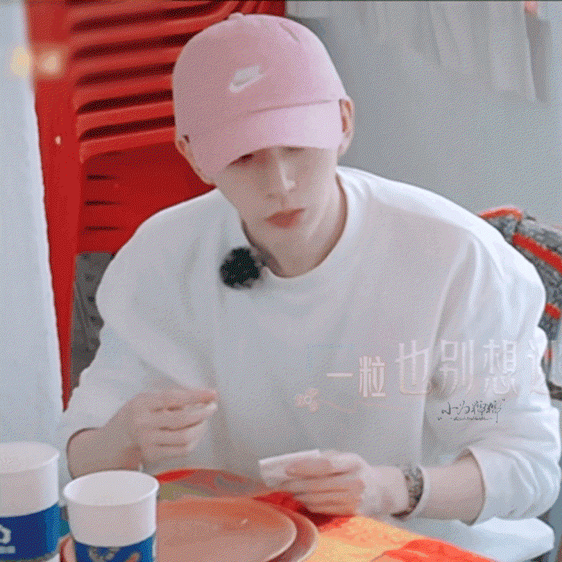 yNbLcG.gif