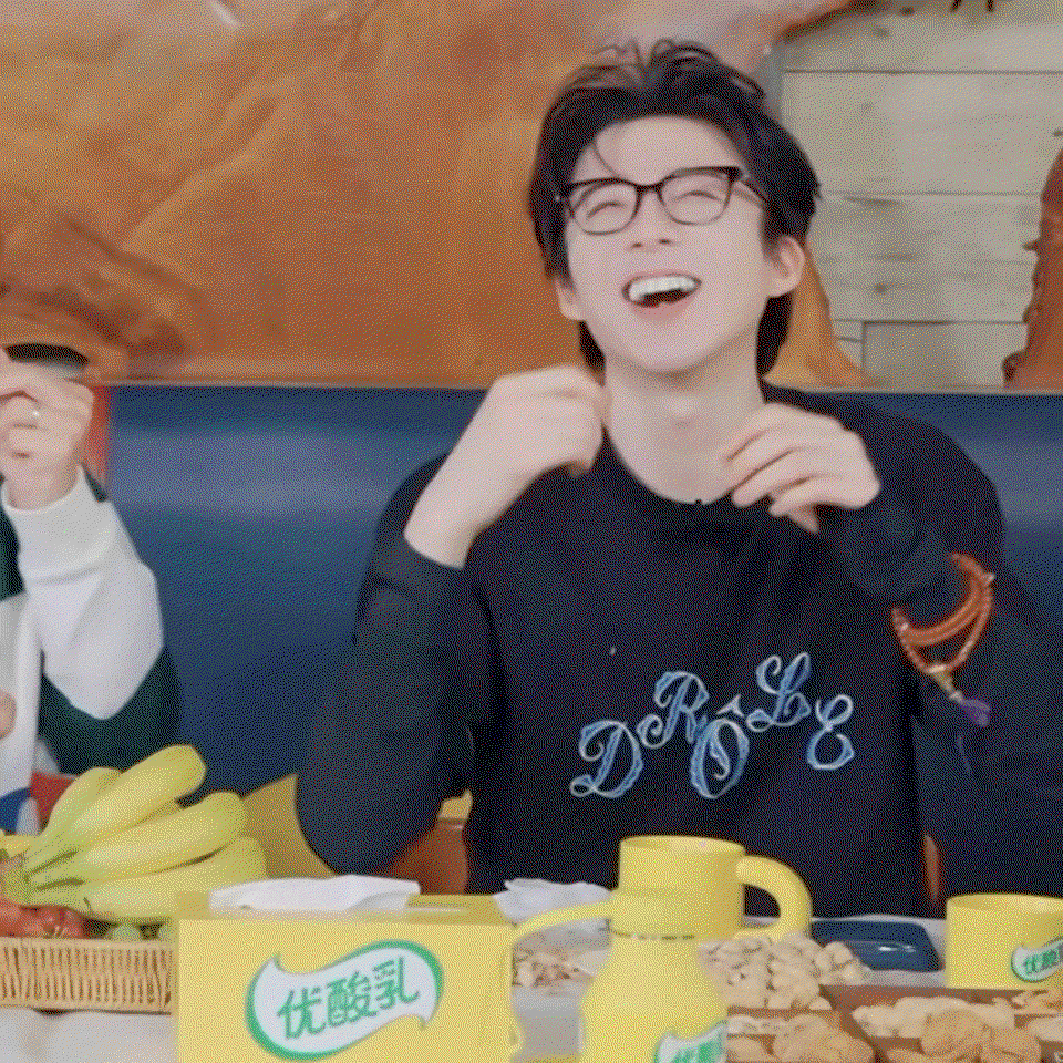 yUoHpv.gif