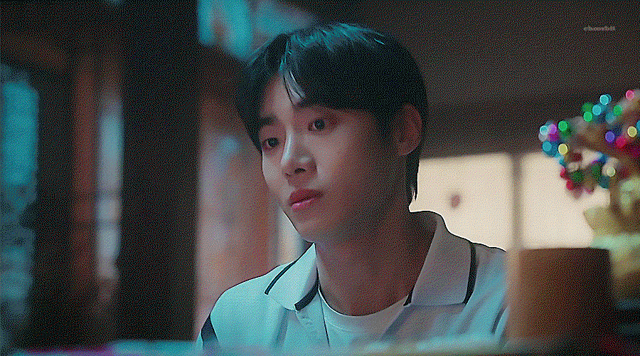 yVwvNO.gif