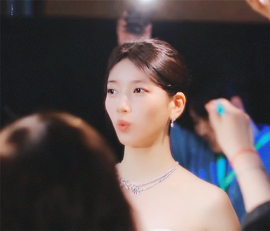 yaoqNv.gif