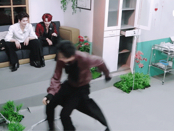 ymMKVH.gif