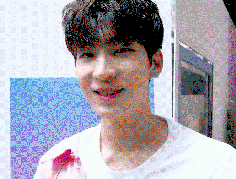 ymZcCE.gif