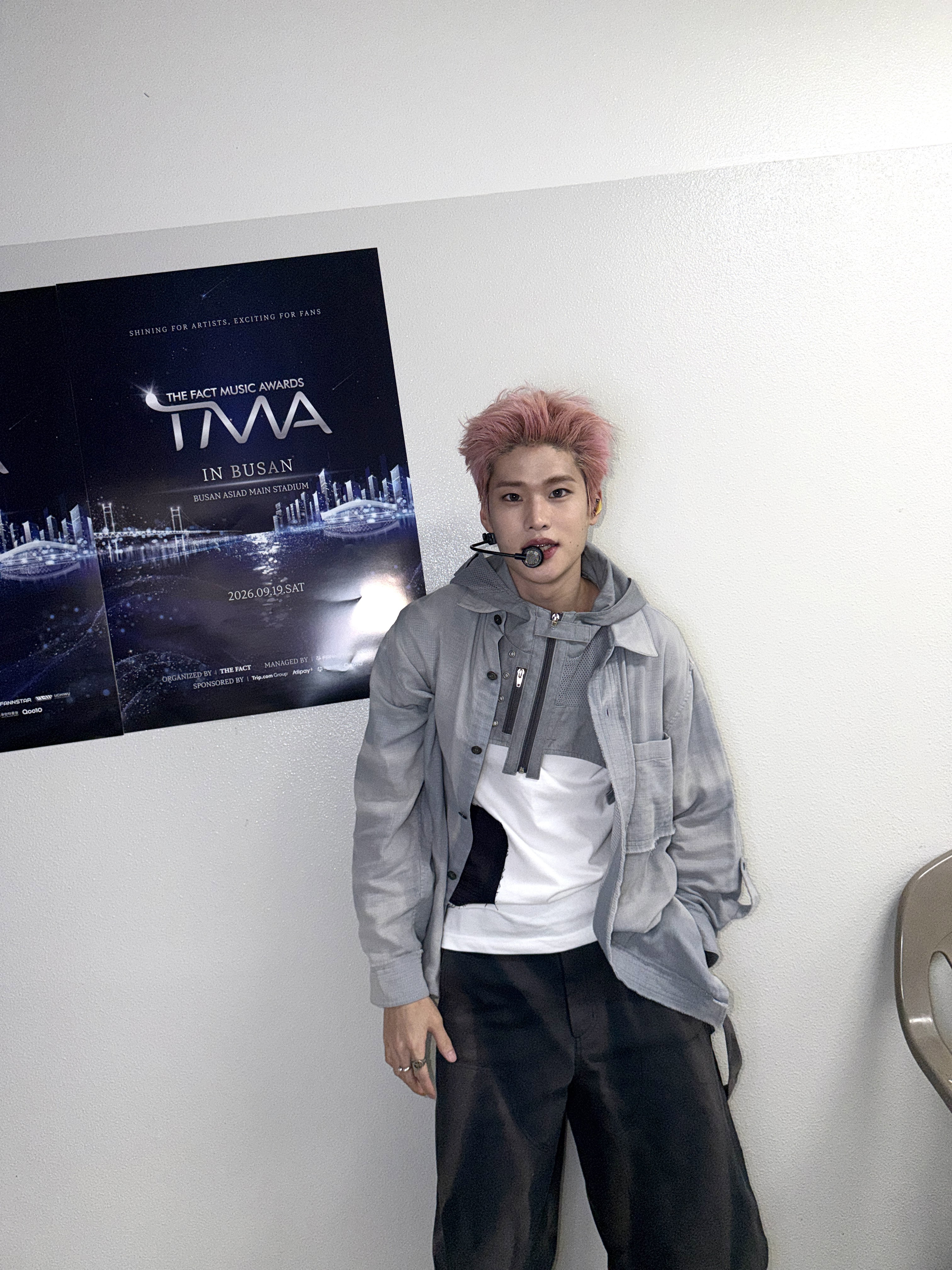 yujmrN