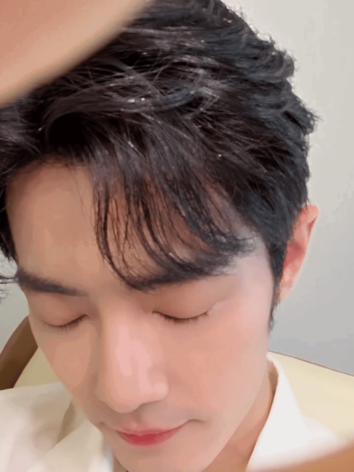 yzNMDX.gif