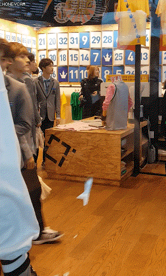 zBRJnK.gif