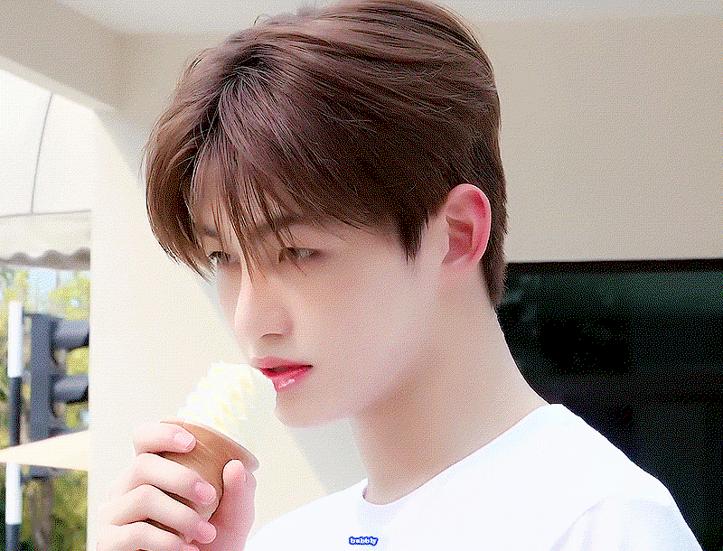 zMFkTf.gif