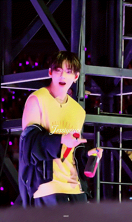 zUaWRi.gif